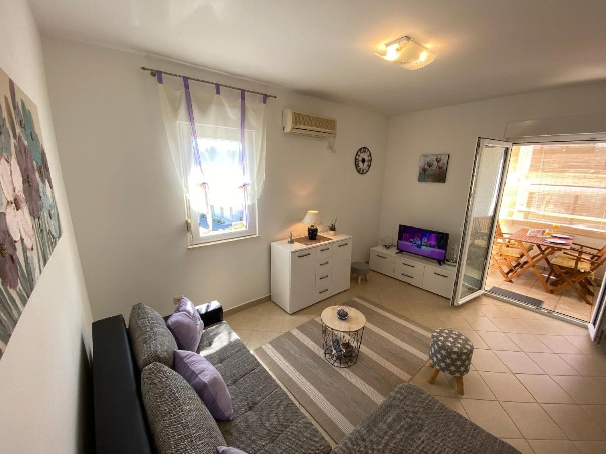 Apartment Tihana Trogir Eksteriør bilde