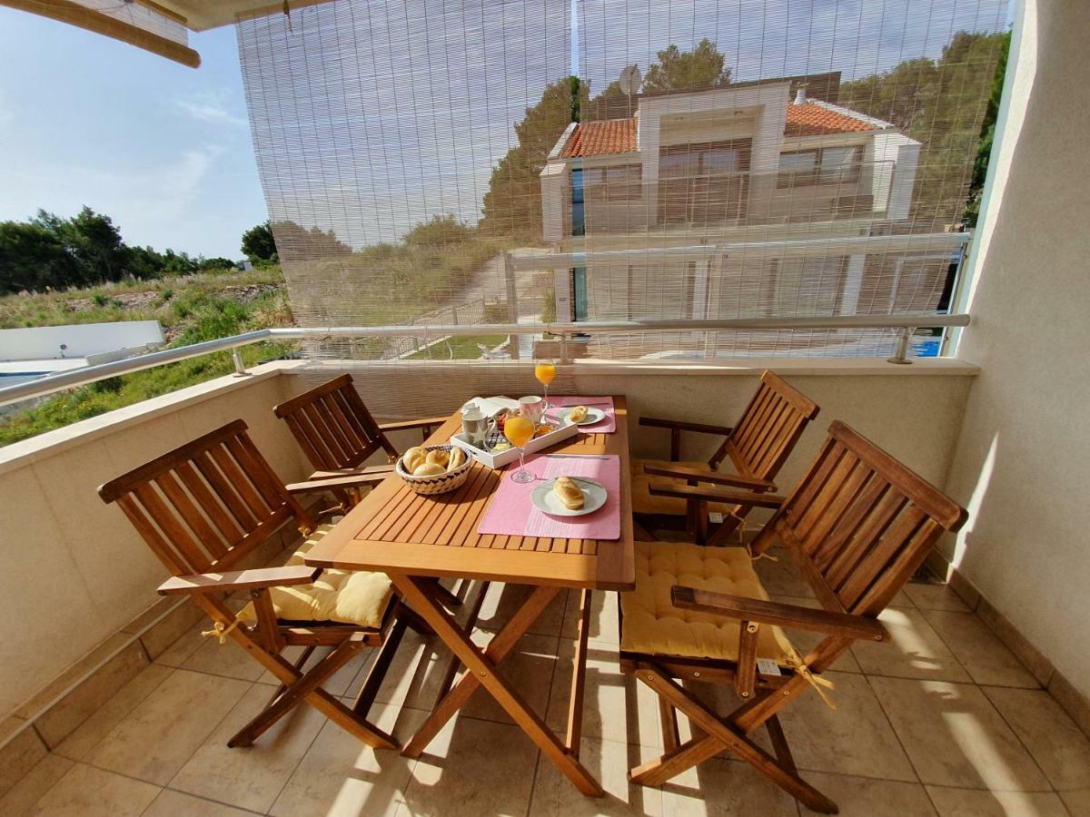 Apartment Tihana Trogir Eksteriør bilde