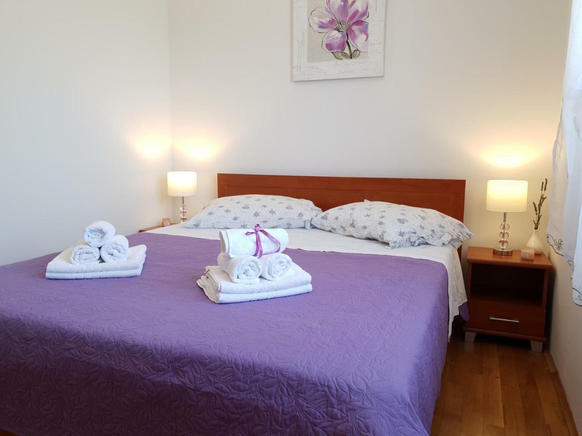Apartment Tihana Trogir Eksteriør bilde
