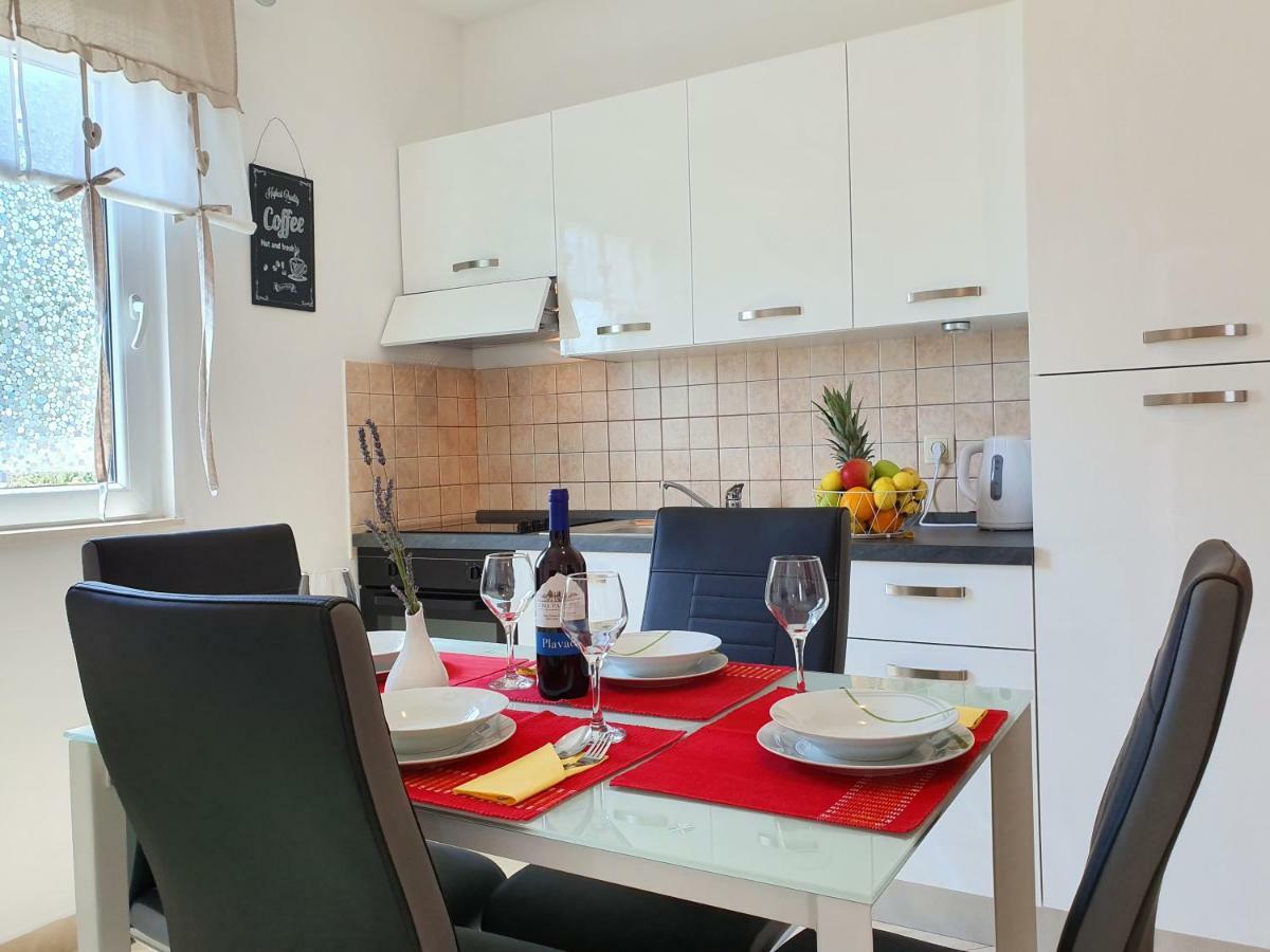 Apartment Tihana Trogir Eksteriør bilde