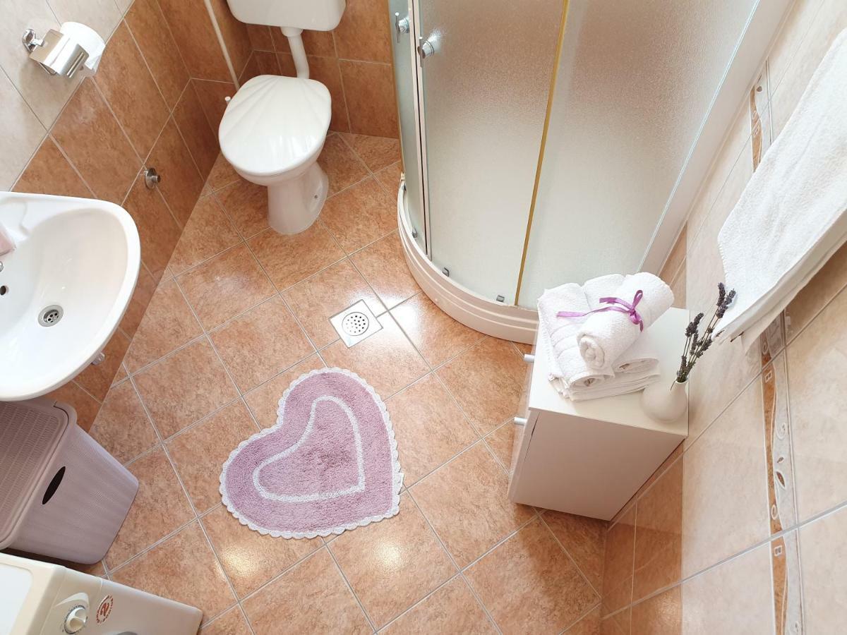 Apartment Tihana Trogir Eksteriør bilde