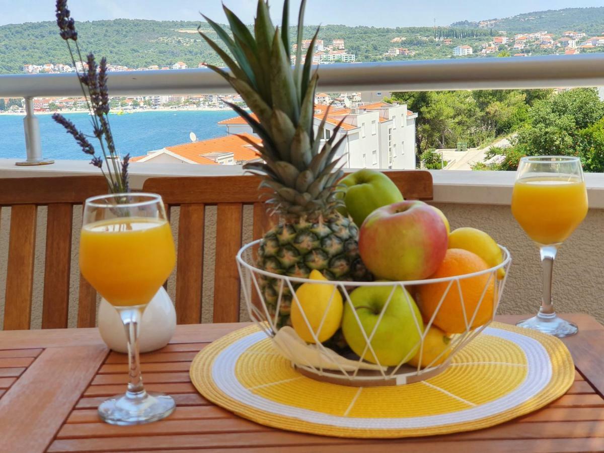 Apartment Tihana Trogir Eksteriør bilde