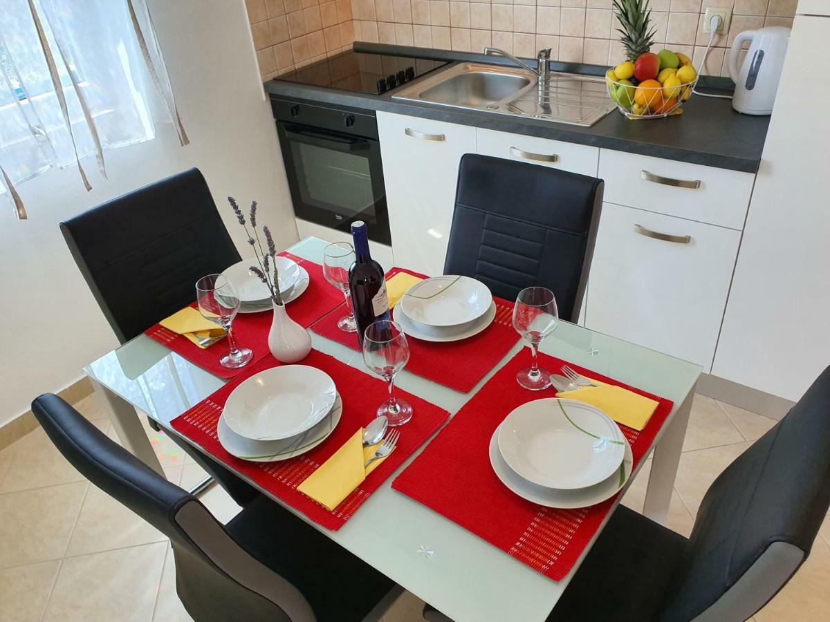 Apartment Tihana Trogir Eksteriør bilde